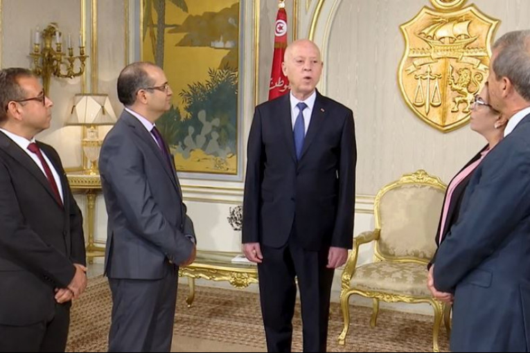 قيس سعيّد: ‘يتحدثون عن الإفلاس وفي الانتخابات يظهرون المليارات’