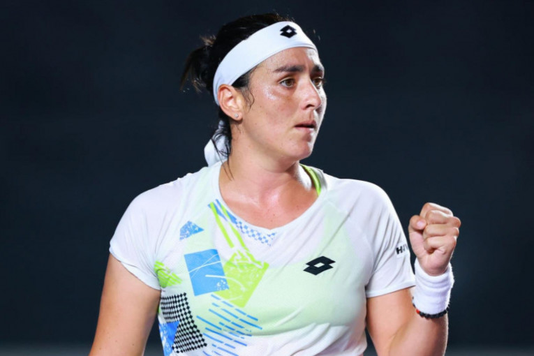 أنس جابر تتأهل إلى نصف نهائي بطولة نينغبو الصينية