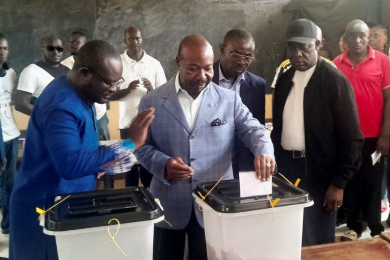 محامون: نجل رئيس الغابون المخلوع محتجز في مكان مجهول