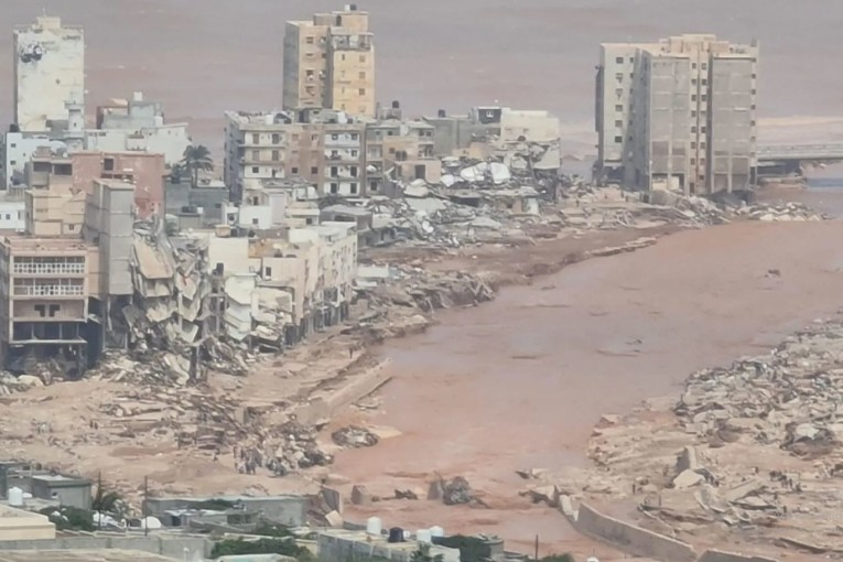 الصليب الأحمر: عدد المفقودين وصل إلى 10 آلاف شخص في الفيضانات بشرق ليبيا