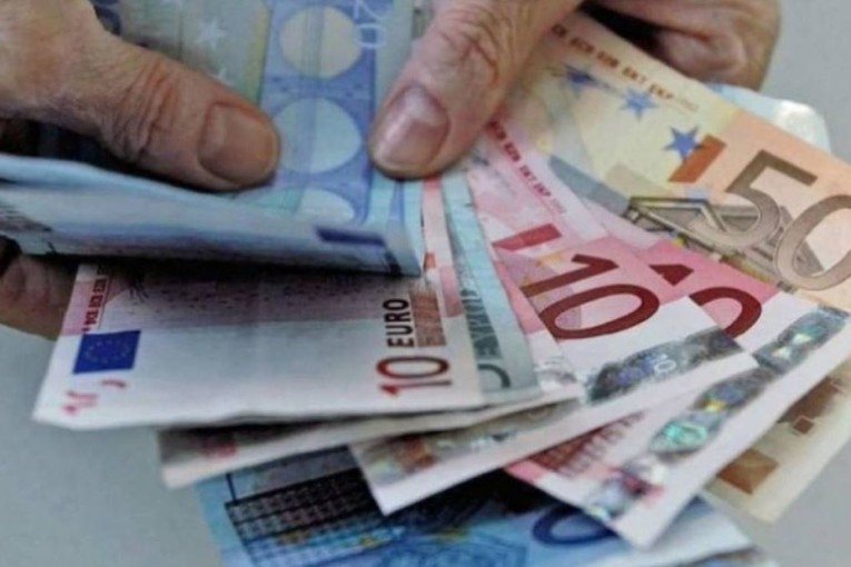 احتياطي النقد الأجنبي يغطي واردات الغذاء والطاقة بنسبة 190 بالمائة