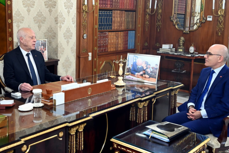 قيس سعيّد: ‘تونس تقبل التعاون وترفض الصدقة’