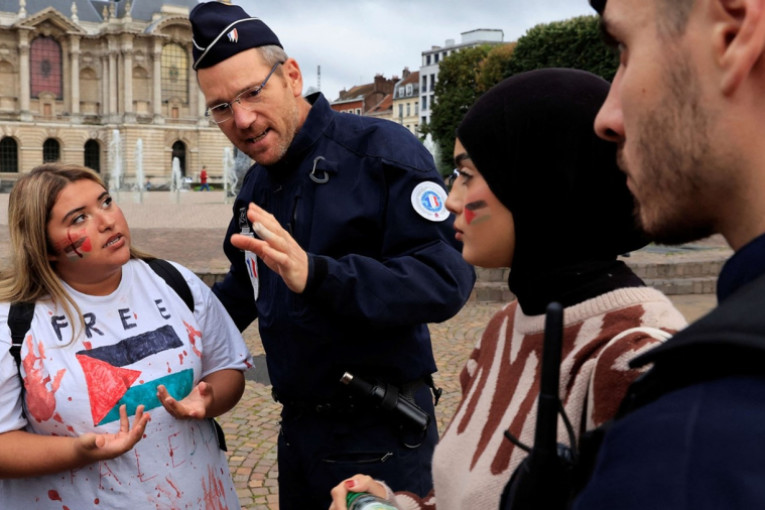 فرنسا تحظر جميع الاحتجاجات المؤيدة للفلسطينيين