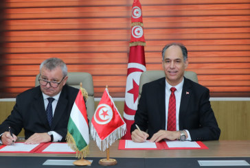 توقيع مذكّرة تونسية مجريّة للترفيع في عدد المنح الجامعية المسندة