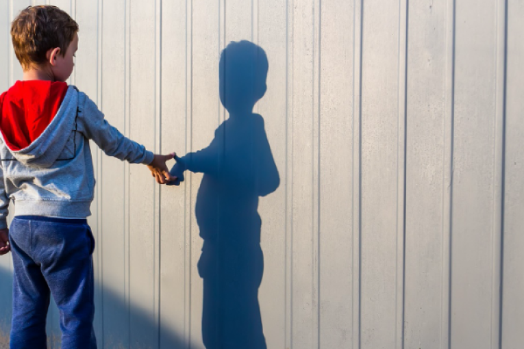 وزيرة الأسرة تشدد على ضرورة تسريع نسق تنفيذ برنامج دمج الأطفال المصابين بطيف التوحد ضمن مؤسسات الطفولة