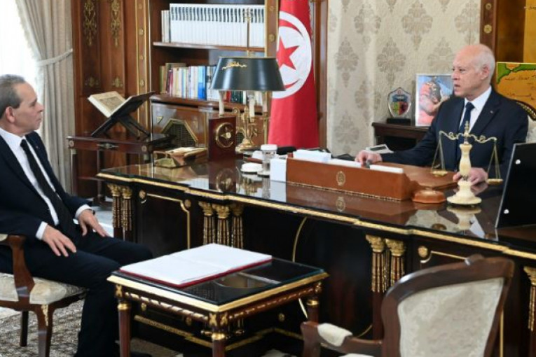 سعيّد: يجب إنقاذ المؤسسات من شبح الإفلاس بعد تطهيرها من المندسين