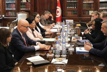 تونس: مسؤولون يبحثون مع وفد من البنك الدولي وضع خطة للإحاطة بالفلاحين