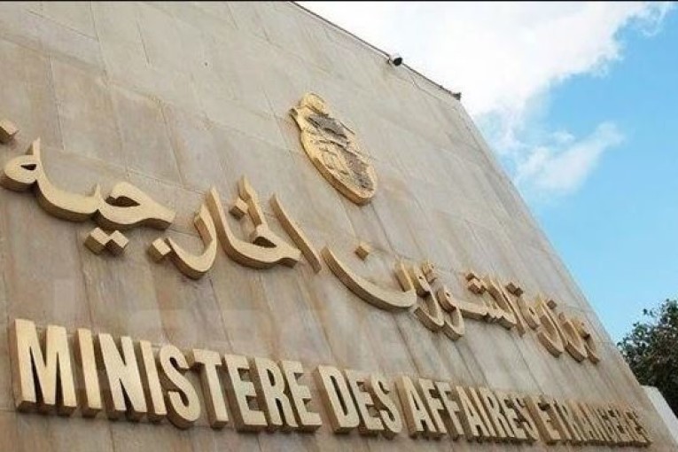 وزارة الشؤون الخارجية: تأكيد قرار انهاء مهام سفير تونس بباريس والقنصل العام لتونس بباريس