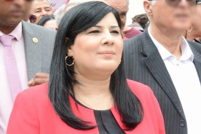 الاحتفاظ بعبير موسي