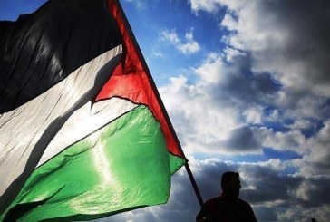 العاصمة: وقفة أمام المسرح البلدي دعمًا لفلسطين