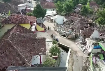 زلزال بقوة 7.1 درجة يضرب بحر باندا في إندونيسيا