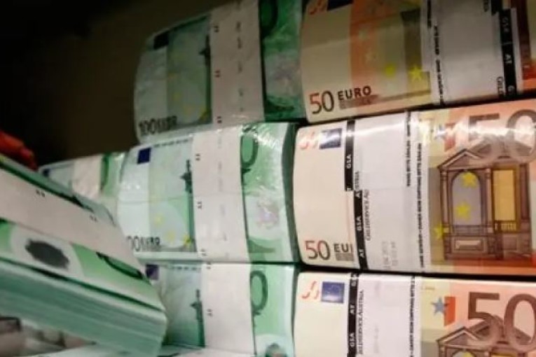 113 يوم توريد.. مخزون تونس من العملة الصعبة