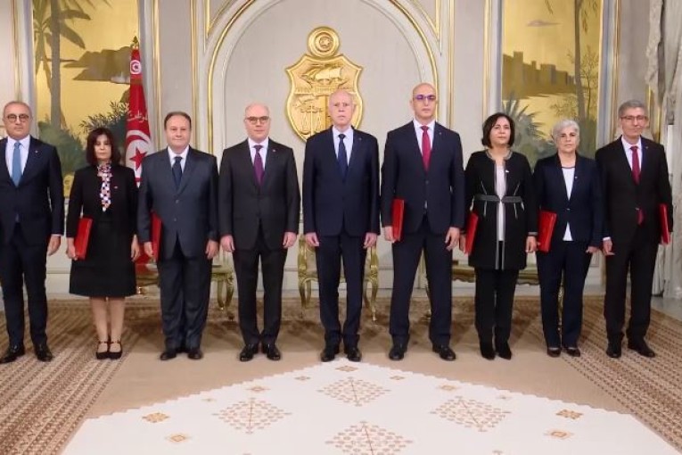 رئيس الجمهورية يشرف على موكب تسليم أوراق اعتماد لسفراء جدد لتونس