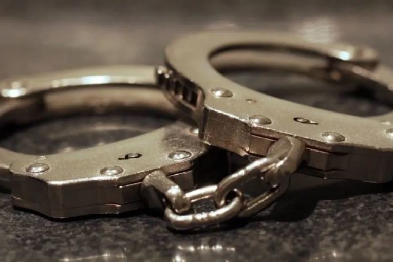 جثة ملقاة بالطريق العام في تطاوين.. إيقاف مشتبه به وحجز بدقية صيد