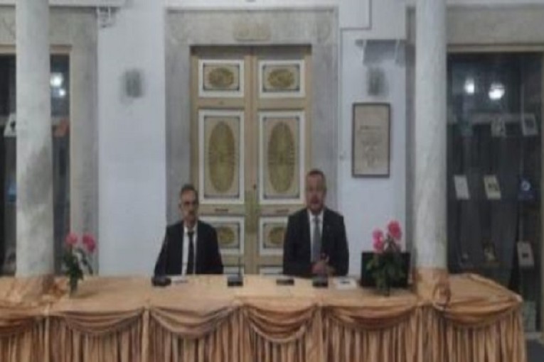 وزير الصحة: ‘من الضروري النظر في مسألة هجرة الكفاءات الطبية وشبه الطبية من عدة جوانب’