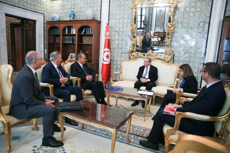 رئيس الحكومة يبحث وضع الألبان ومشتقاتها ومقترحات توازن المنظومة