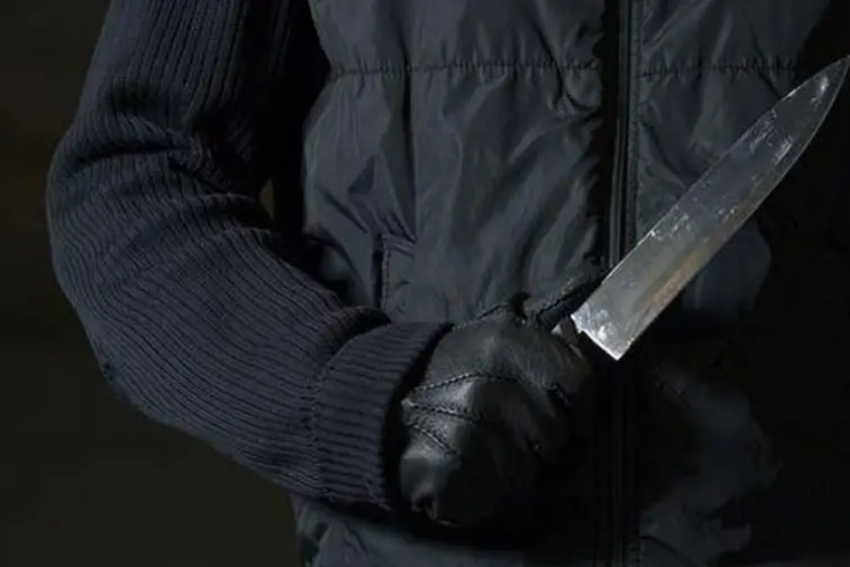 سطو مسلّح على فرع بنكي في بومهل