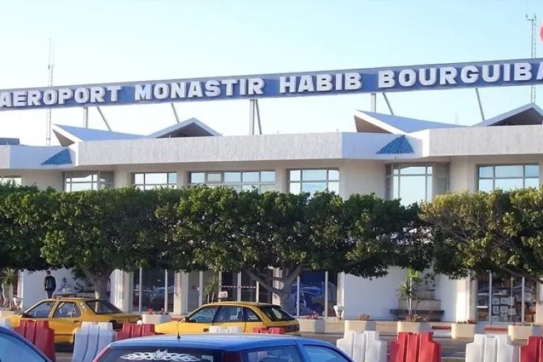 سقوط جزء من السقف الاصطناعي لمطار المنستير: وزارة النقل تتدخل