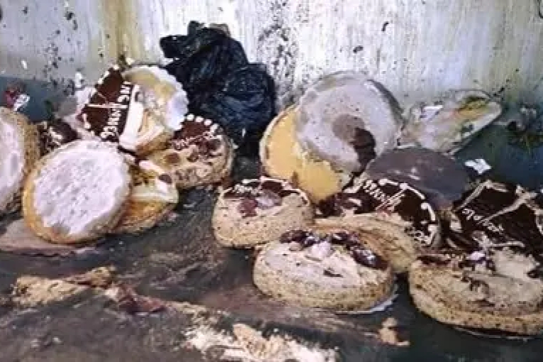 مرطبات بمواد سامّة ومحظورة..وأخرى نمت عليها الفطريات!