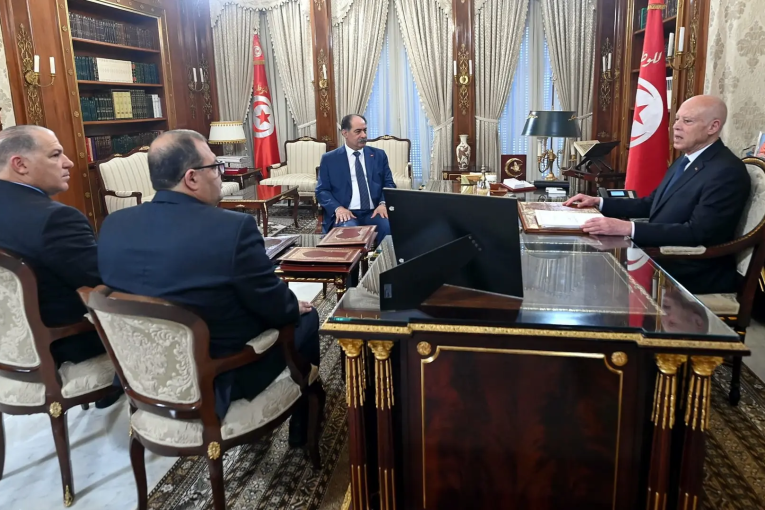 قيس سعيّد يدعو إلى مضاعفة الجهود الأمنية لتفكيك الشبكات الاجرامية