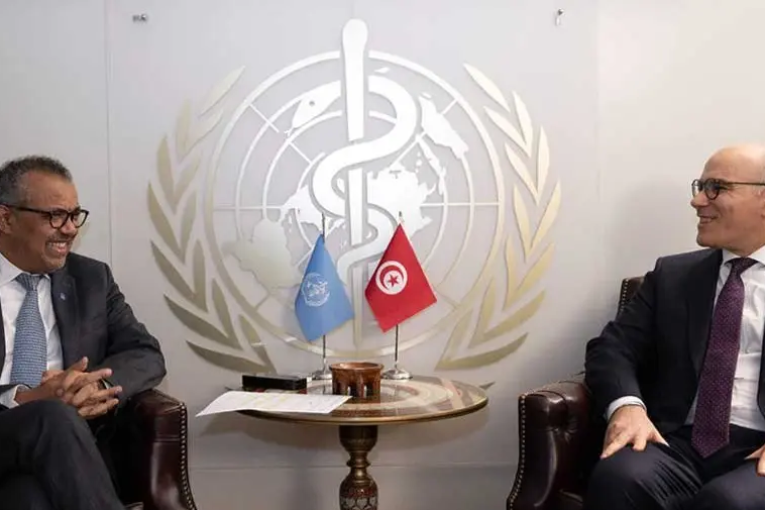 وزير الخارجية يلتقي مدير عام منظمة الصحة العالمية