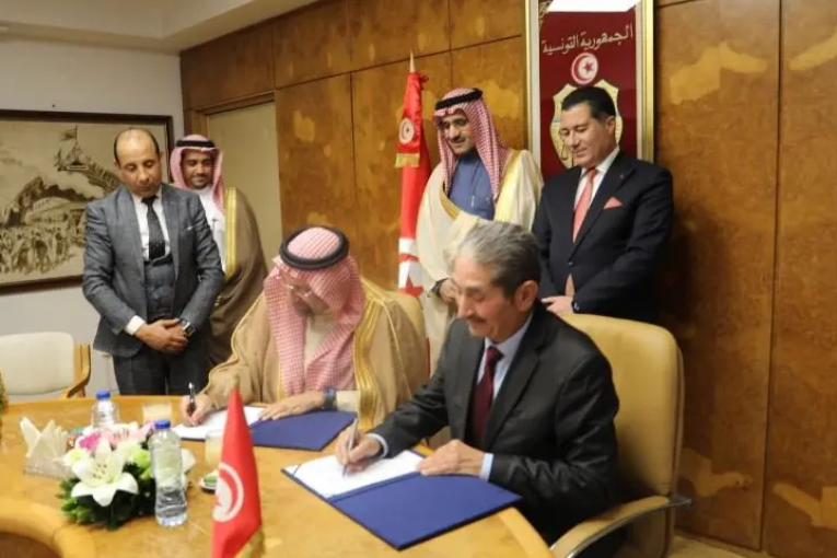 تونس والسعودية توقعان مذكرة تفاهم وتعاون في مجال النقل البحري