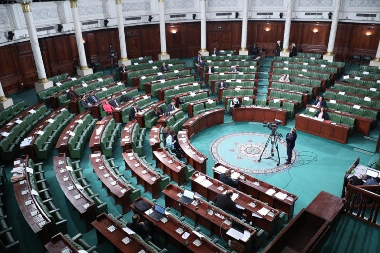 البرلمان ينظر في مشروع قرض بـ 40 مليون أورو لتعصير المؤسسات التربوية