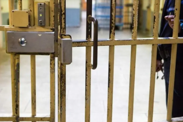 بطاقات إيداع بالسجن في حق 18 شابا من المهاجرين غير النظاميين