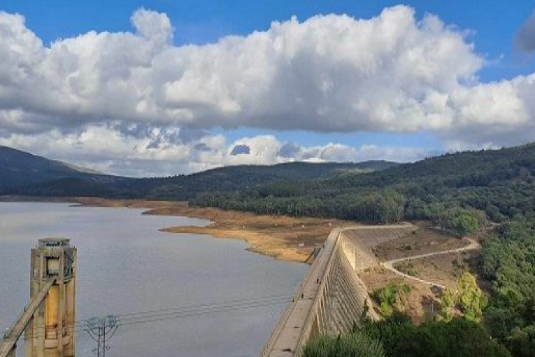 بني مطير تسجل أعلى كمية تساقط أمطار خلال 24 ساعة