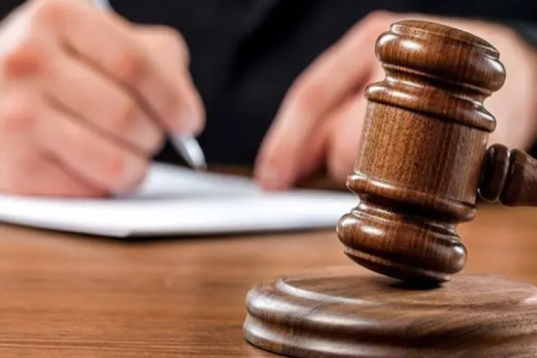 تمديد الإيقاف بالكاتب العام السابق لنقابة أعوان وموظفي العدلية