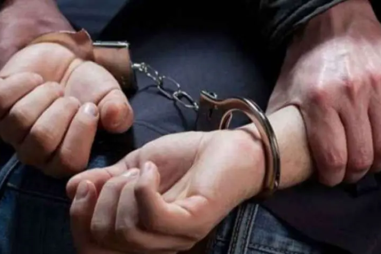 الاحتفاظ بإطارين بديوان التجارة من أجل شبهات فساد مالي واداري