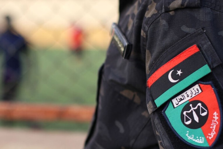 ليبيا: عاقبت المعلمة ابنته.. فألقى قنبلة على مدرستها