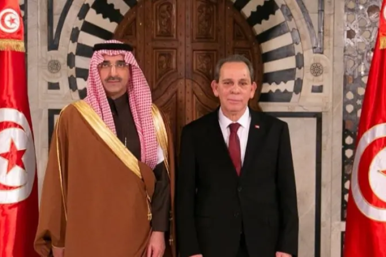 رئيس الحكومة يتحادث مع الرئيس التنفيذي للصندوق السعودي للتنمية