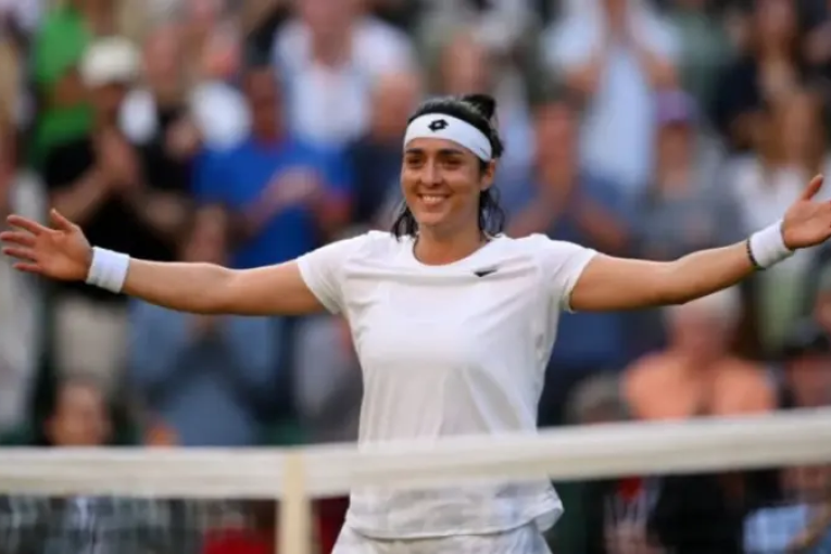 أنس جابر في بطولة أبو ظبي ضمن منافسات الفردي والزوجي