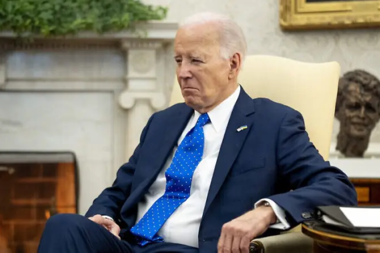 64% من الأمريكيين.. بايدن غير مؤهل بدنيا وعقليا لتولي ولاية جديدة