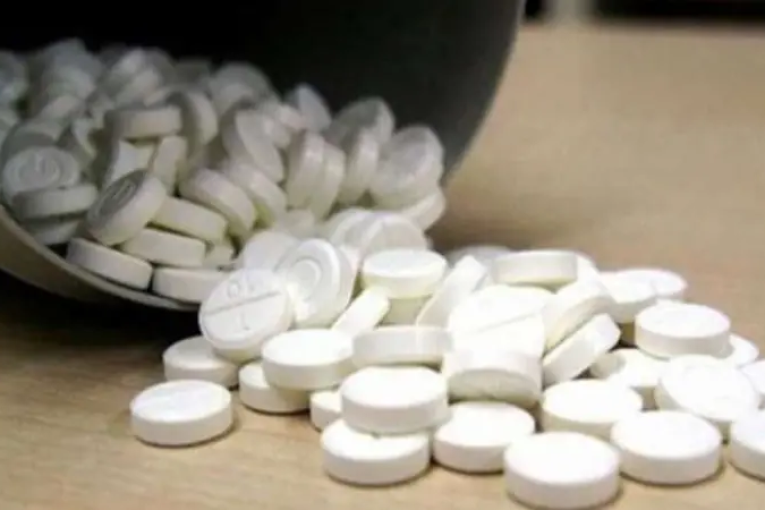 الاحتفاظ بعائلة تروّج المخدرات في حي هلال