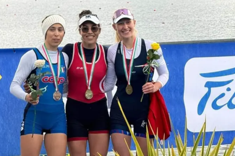 ميدالية ذهبية لخديجة الكريمي في الدورة الدولية للتجديف