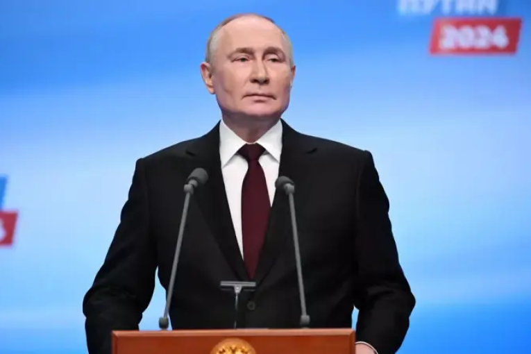 بوتين يحقق فوزا كبيرا في الانتخابات ويؤكد أن روسيا لن ”يرهبها”خصومها