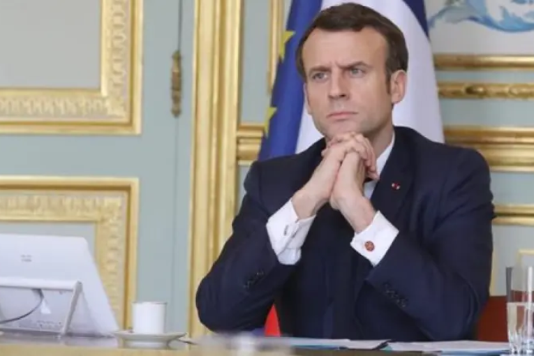 ماكرون يعلن مشروع قانون ‘للمساعدة على الموت’
