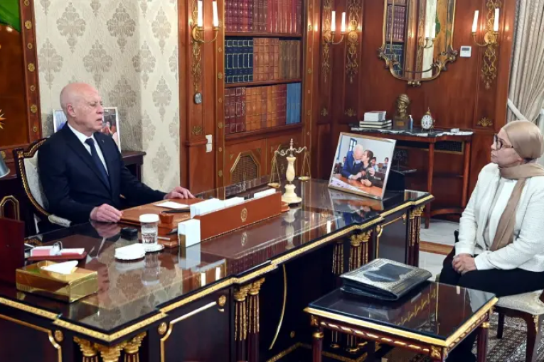 رئيس الدولة يدعو للإسراع في البت في قضايا الفساد والإغتيالات السياسية