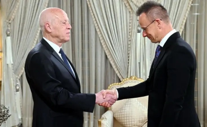 رئيس الدولة لوزير خارجية المجر: حريصون على مزيد تطوير علاقاتنا المثمرة