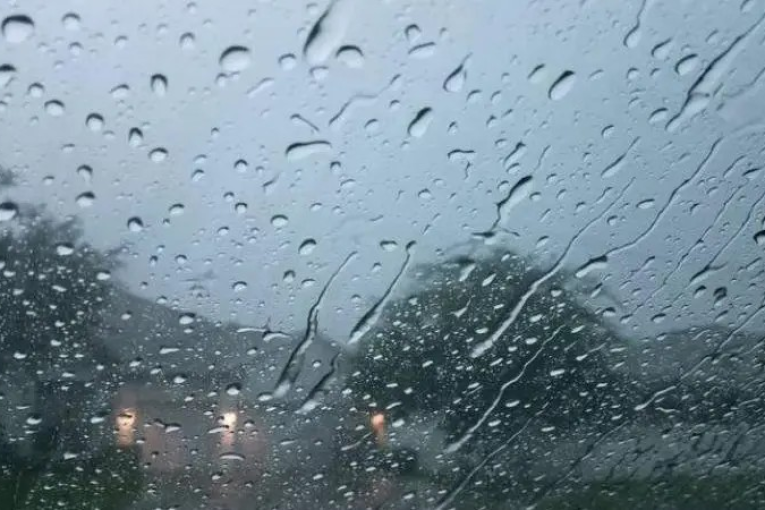 بالأمطار نودّع أفريل