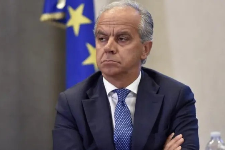 وزير داخلية إيطاليا: لن نقيم نقاطاً ساخنة لاستقبال المهاجرين في تونس