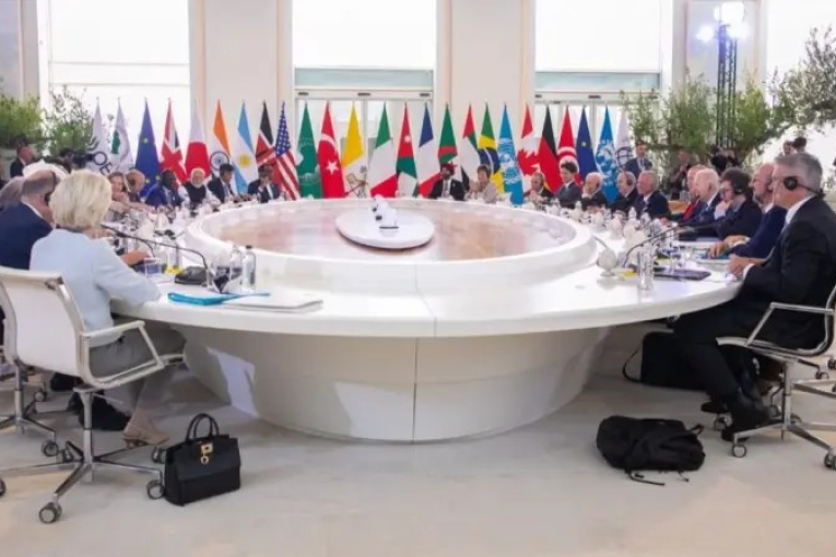 الحشاني في قمّة إيطاليا: التحديات تفرض علينا مزيدا من التعاون والتآزر