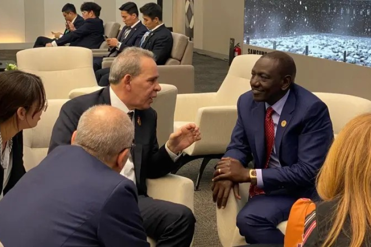 رئيس الحكومة يؤكد استعداد تونس لتطوير علاقات التعاون مع كينيا