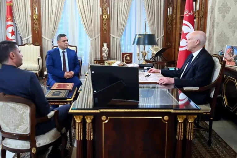 سعيّد يشدّد على ضرورة تذليل كل الصعوبات لإعادة فتح معبر راس جيدر