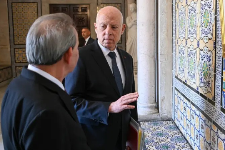 سعيّد: ما يحصل من تعطيلات في المرفق الإداري ”غير طبيعي”