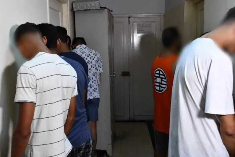 القبض على عدد من المفتش عنهم خلال حملة أمنية في المرسى