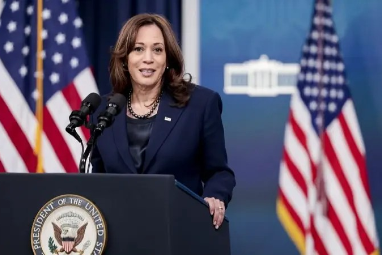 هاريس تتعهد بهزيمة ترامب بعد انسحاب بايدن