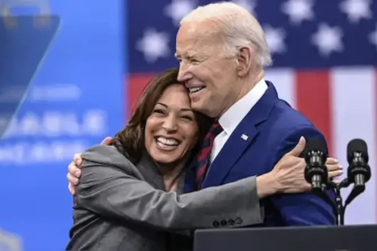 نائب ترامب: هاريس أسوأ من بايدن بمليون مرة